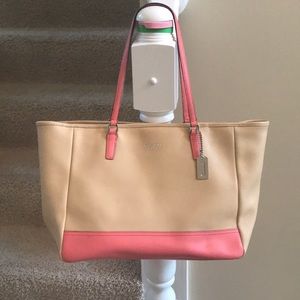 Beautiful coach tote!